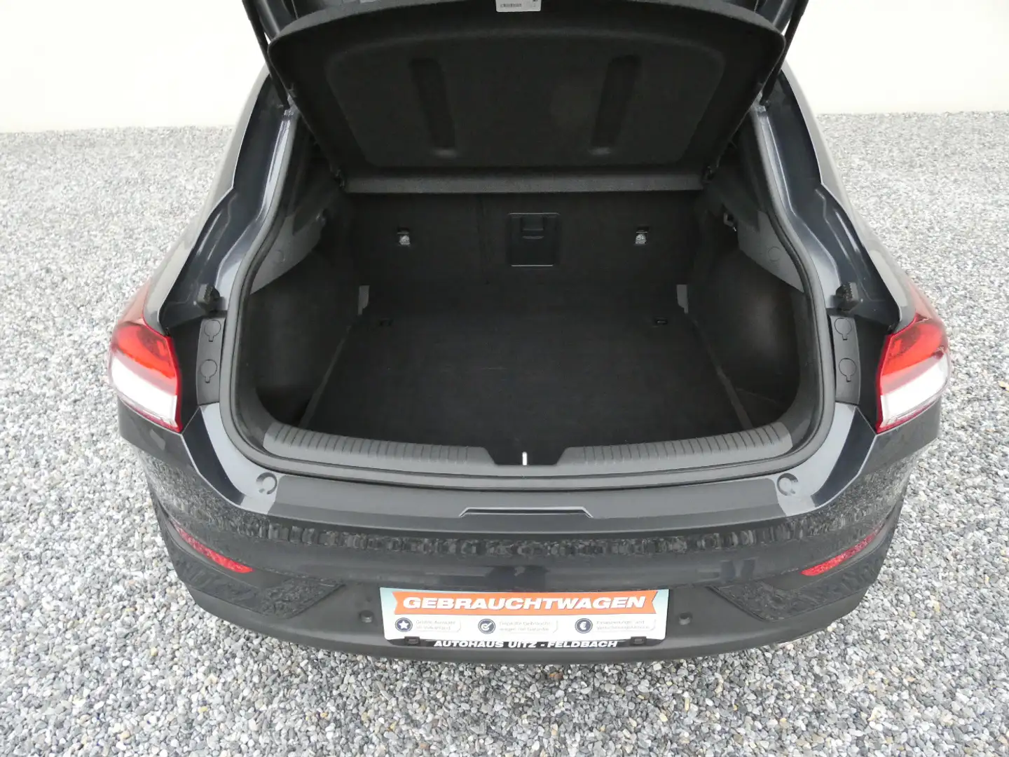Vehicle image, number 11