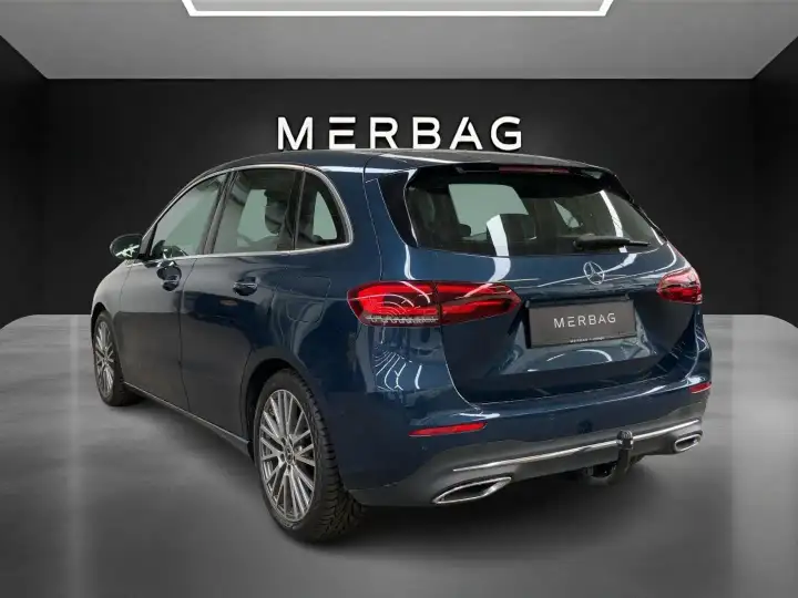 Additional image of the vehicle