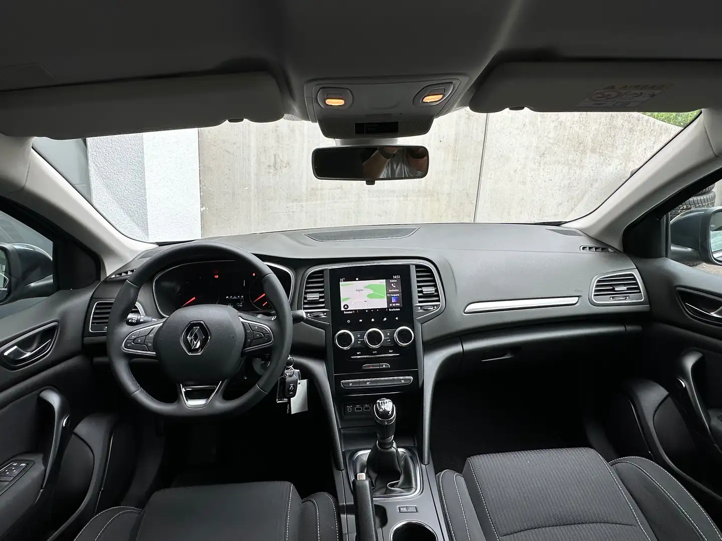 Vehicle image, number 12