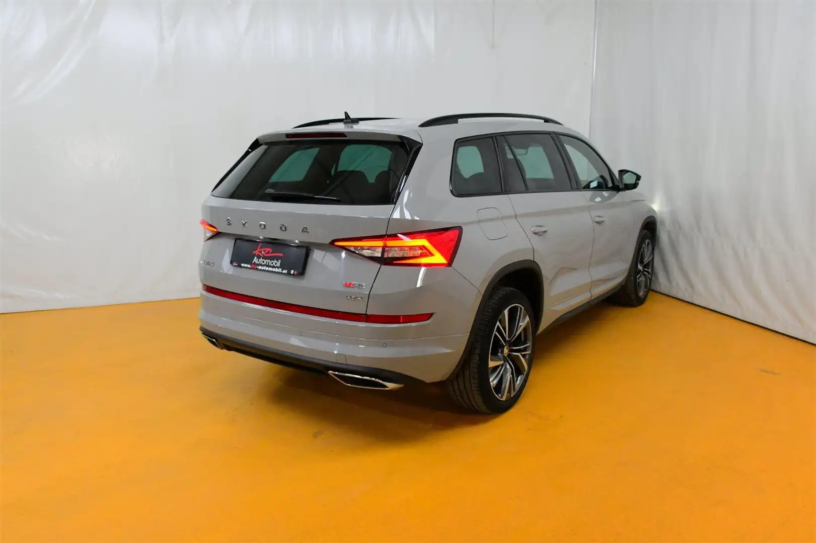 Vehicle image, number 2