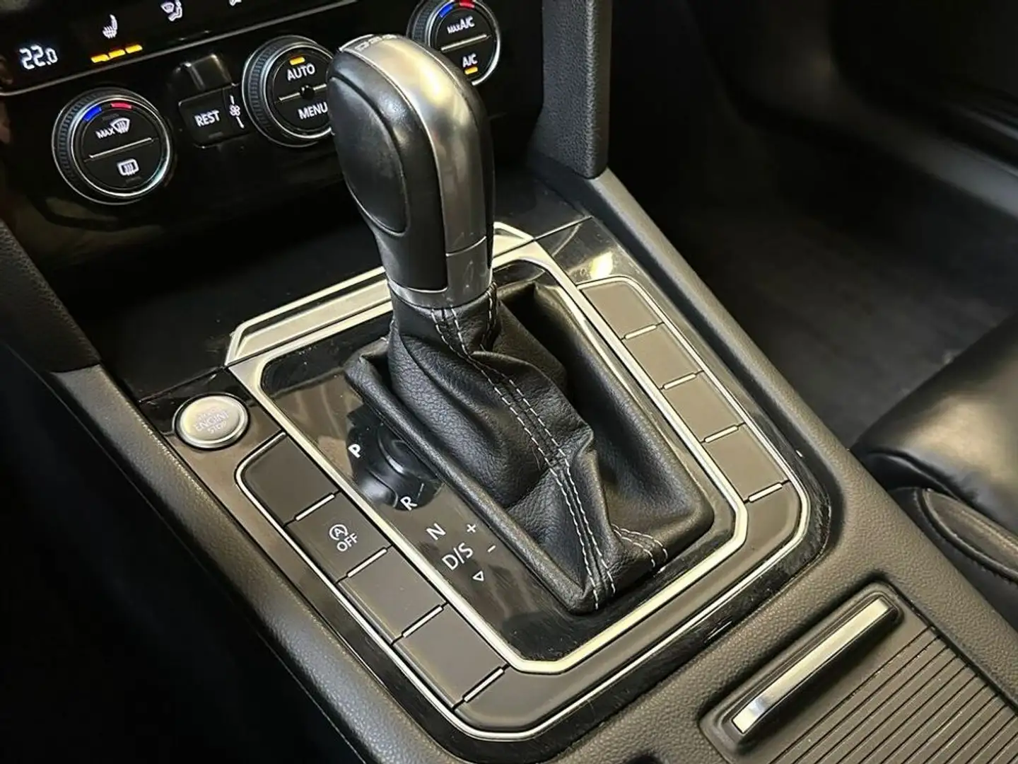 Vehicle image, number 9
