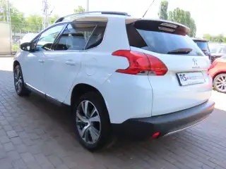Vehicle image thumbnail, number 4