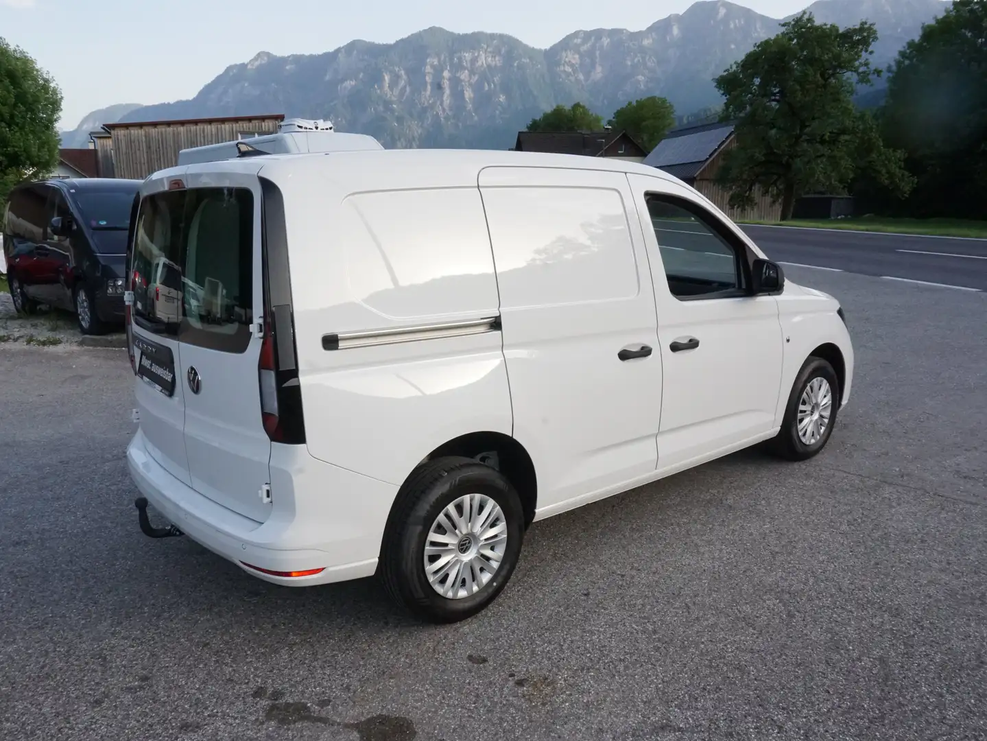 Vehicle image, number 9