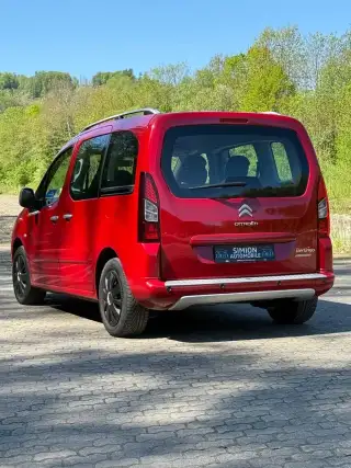 Vehicle image thumbnail, number 5