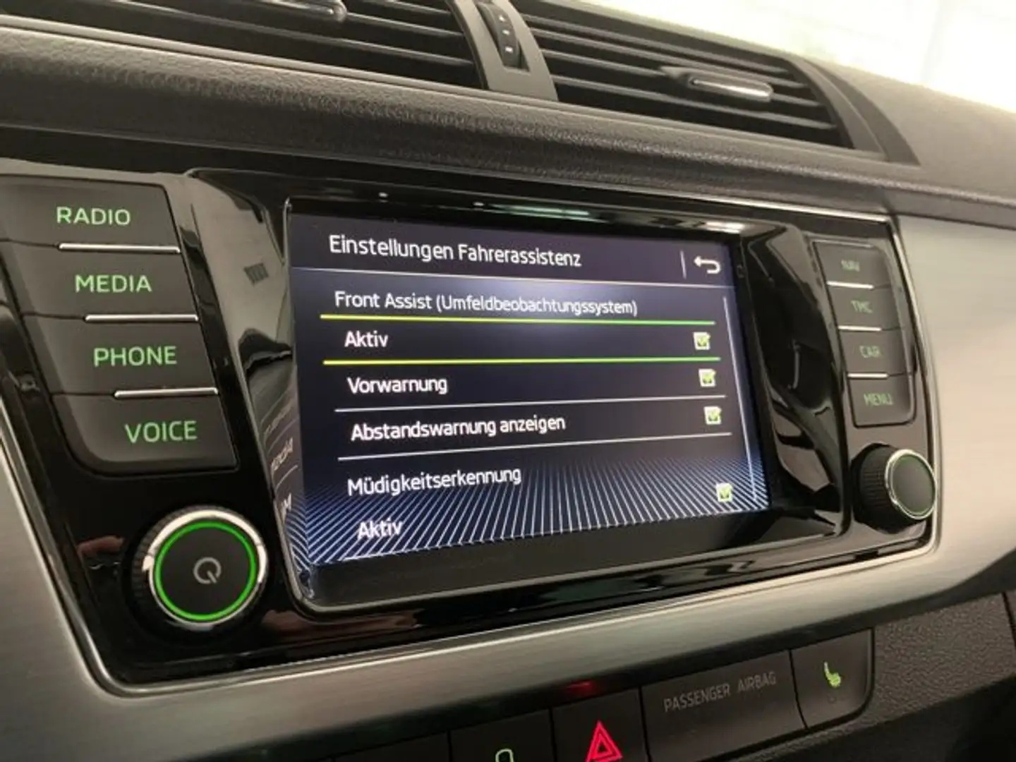 Vehicle image, number 13