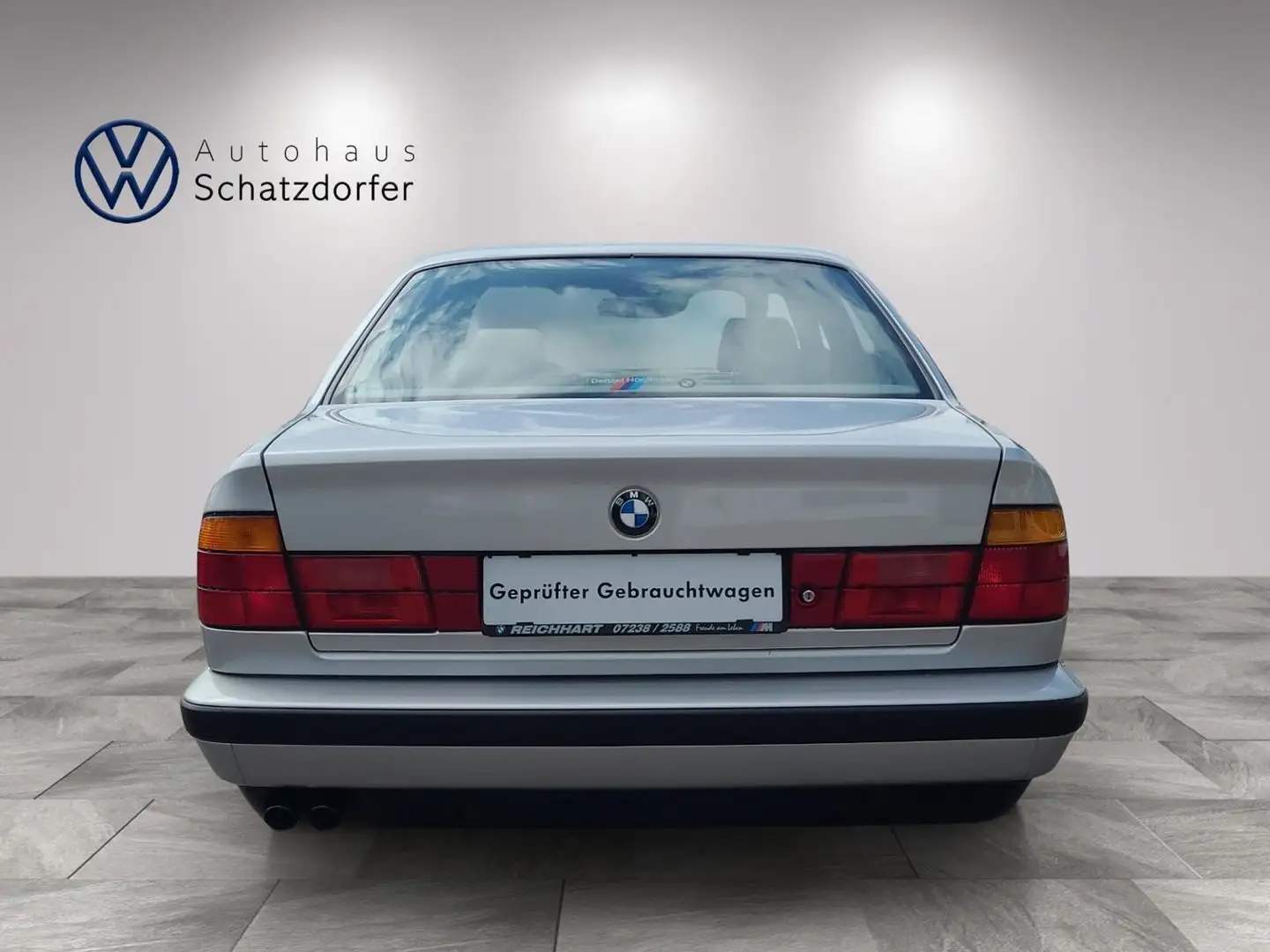 Vehicle image, number 4