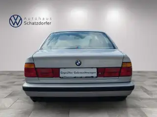 Vehicle image thumbnail, number 4