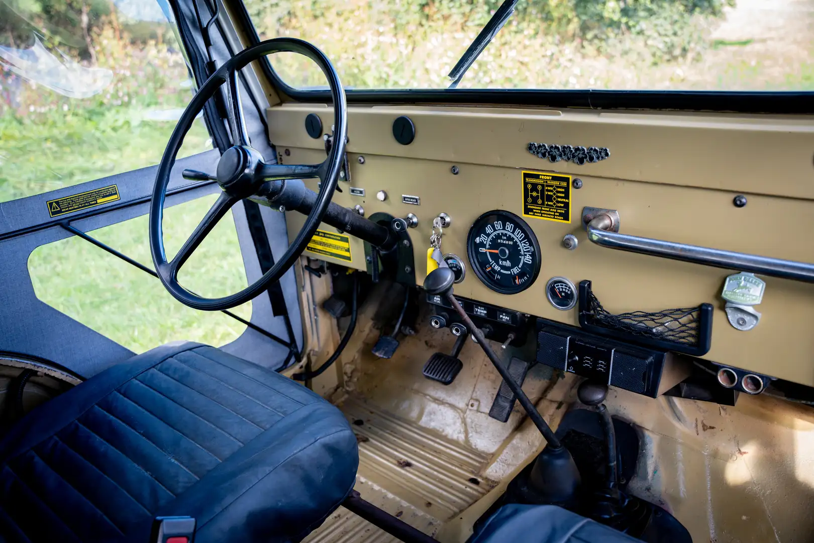Vehicle image, number 14