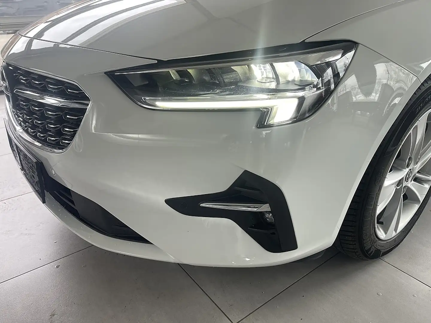 Vehicle image, number 2