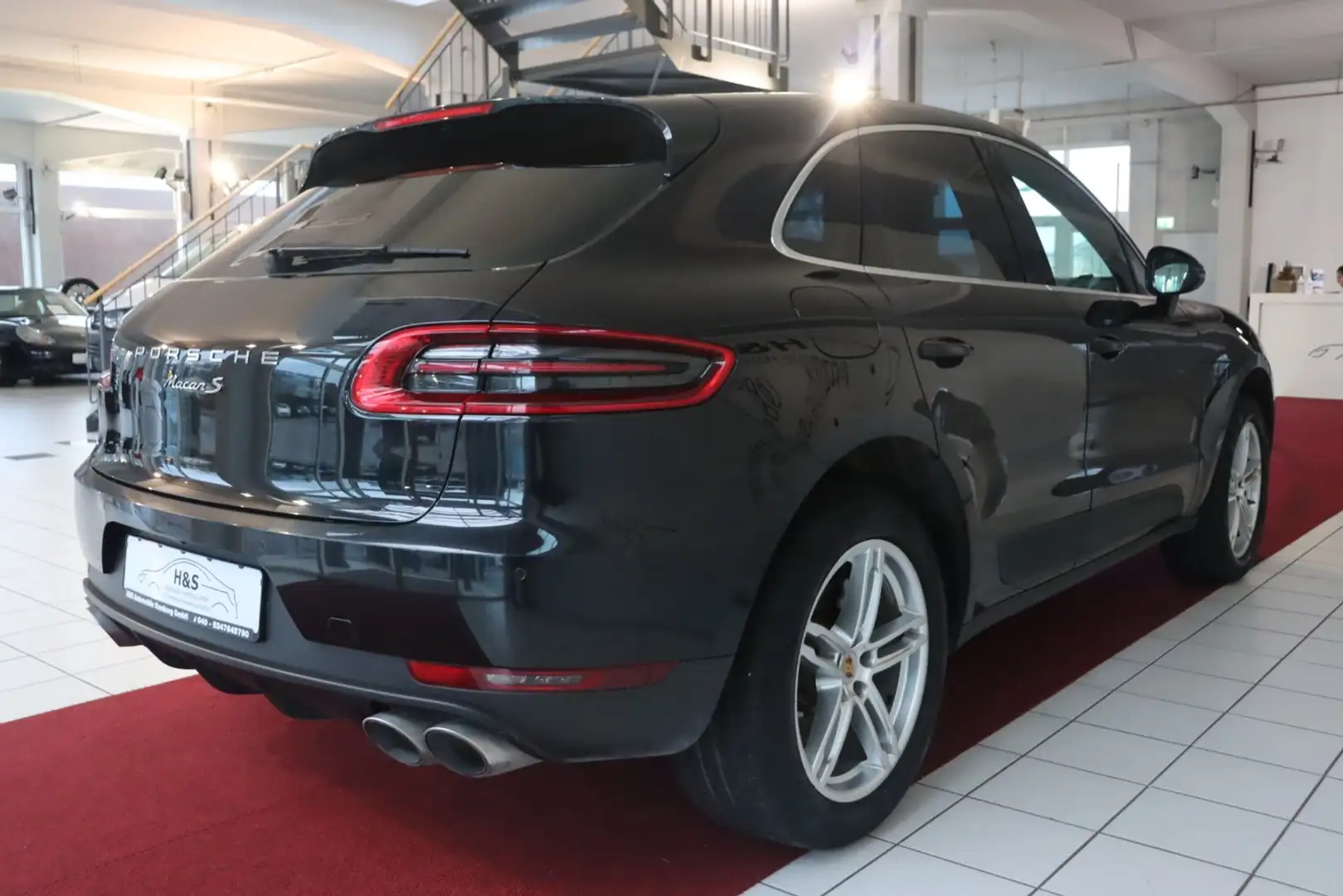 Vehicle image, number 6