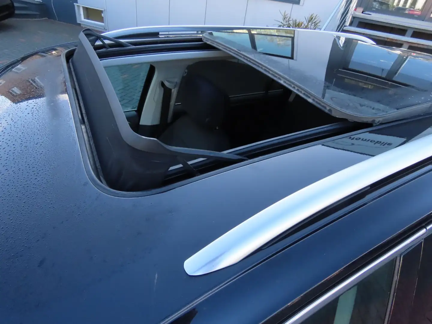 Vehicle image, number 19