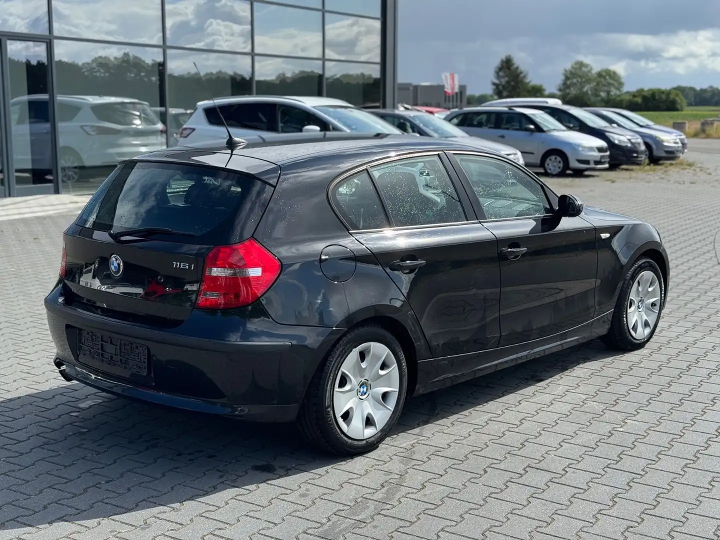 Vehicle image, number 4