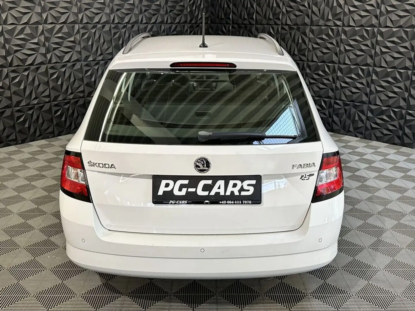 Vehicle image, number 15