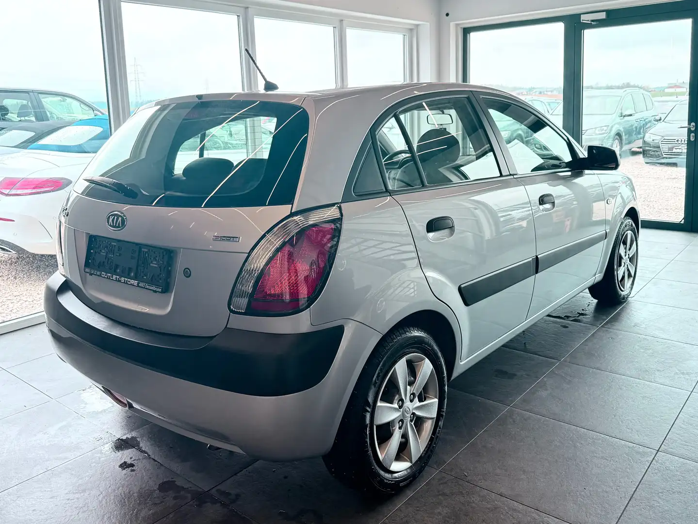 Vehicle image, number 4