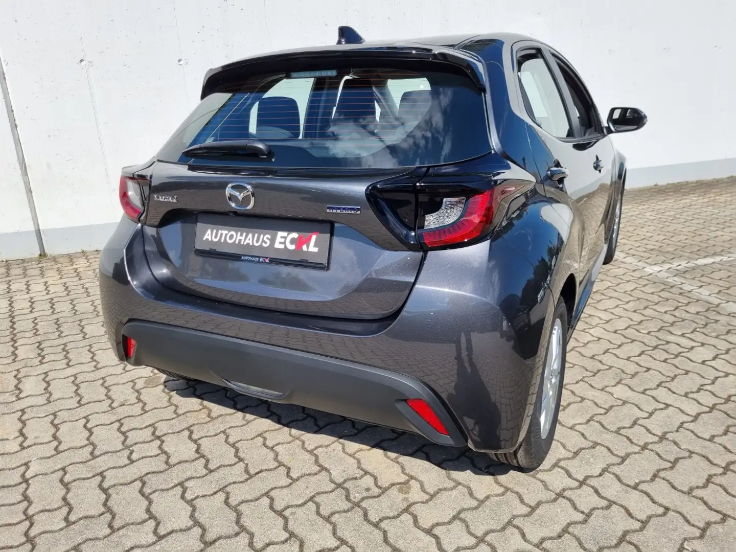Vehicle image, number 8