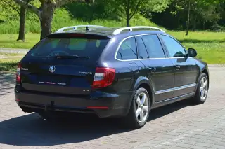 Vehicle image thumbnail, number 3