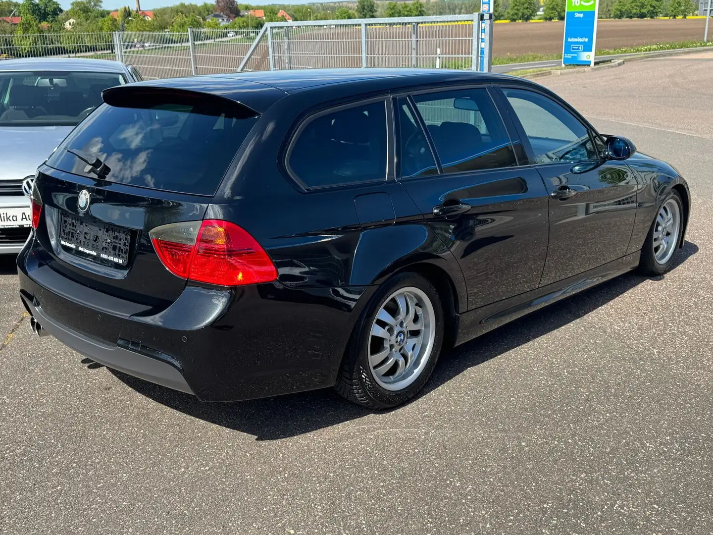 Vehicle image, number 3