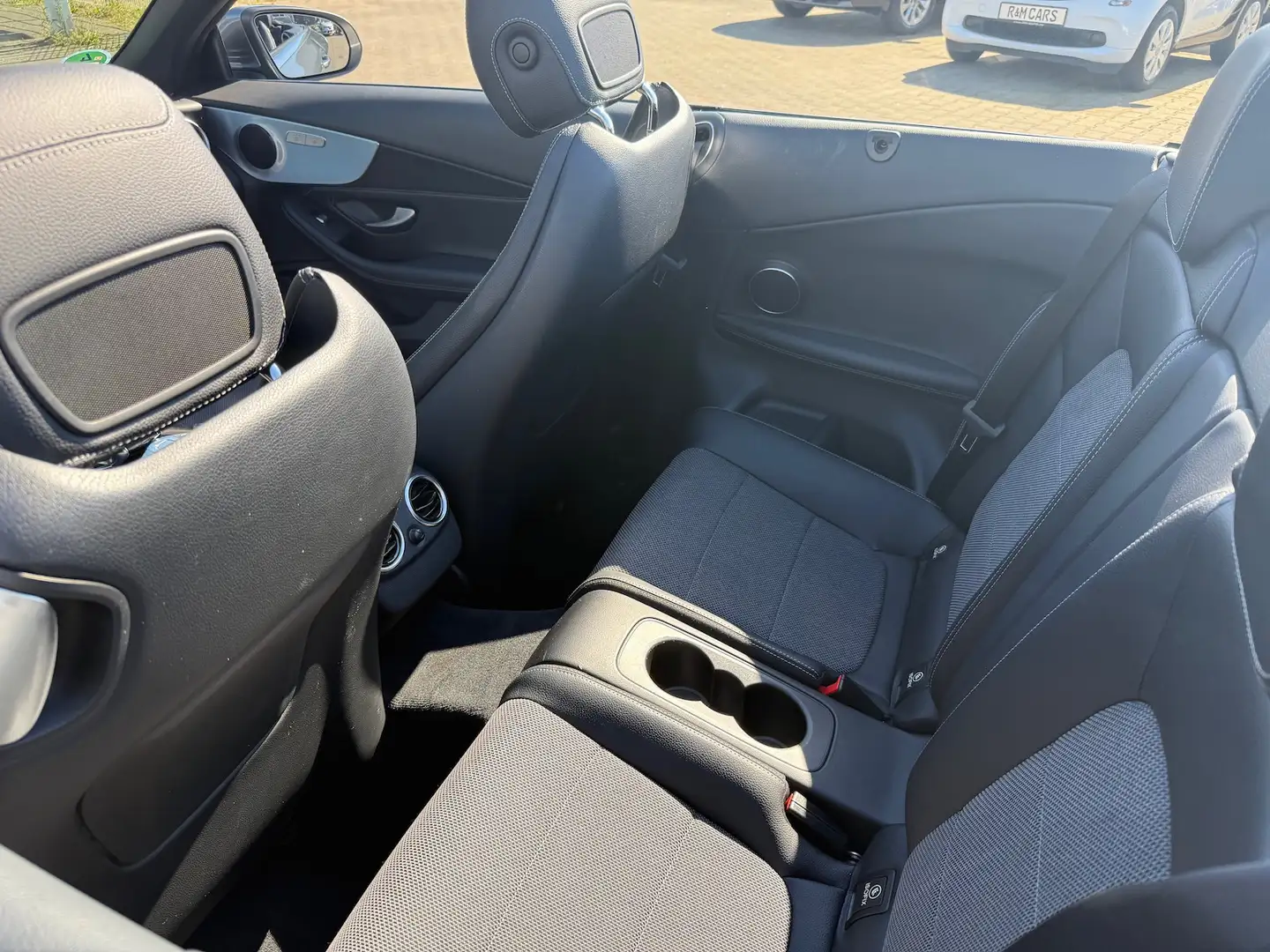 Vehicle image, number 8