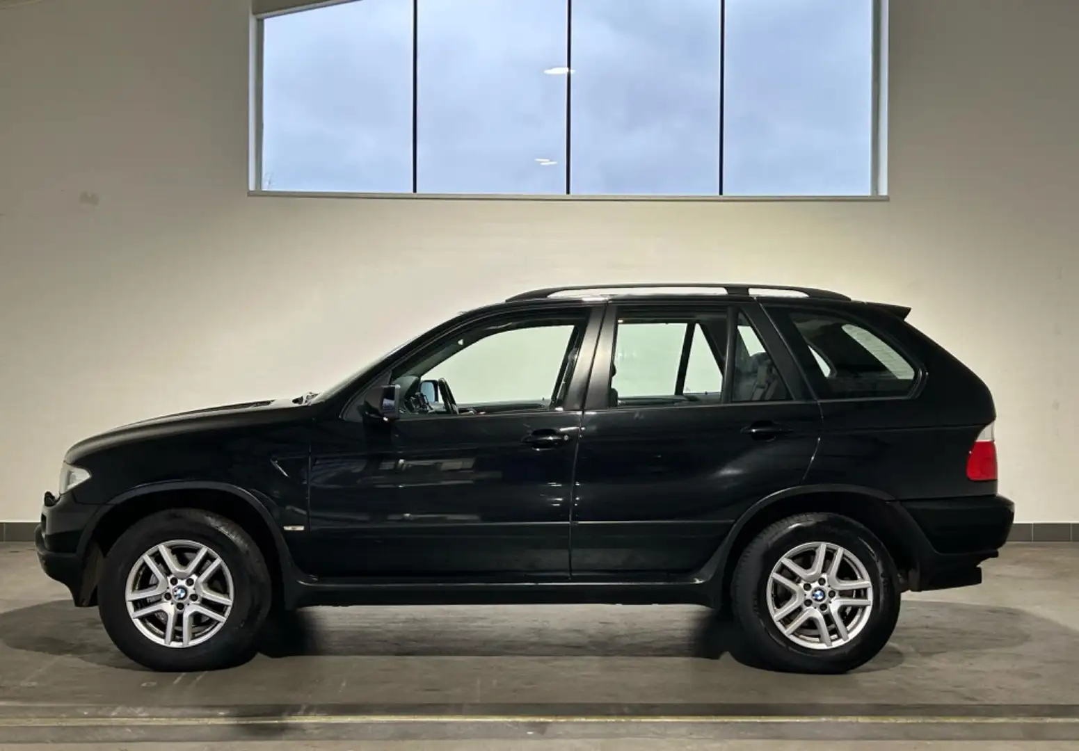 Vehicle image, number 8