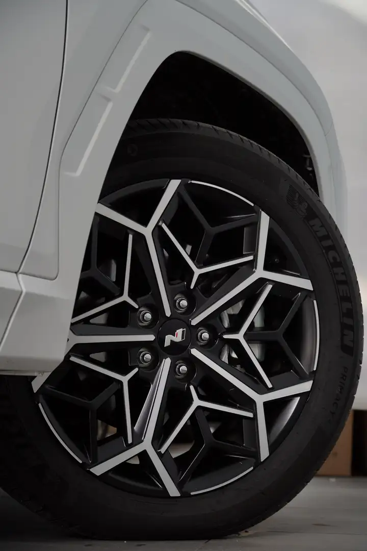 Vehicle image, number 9