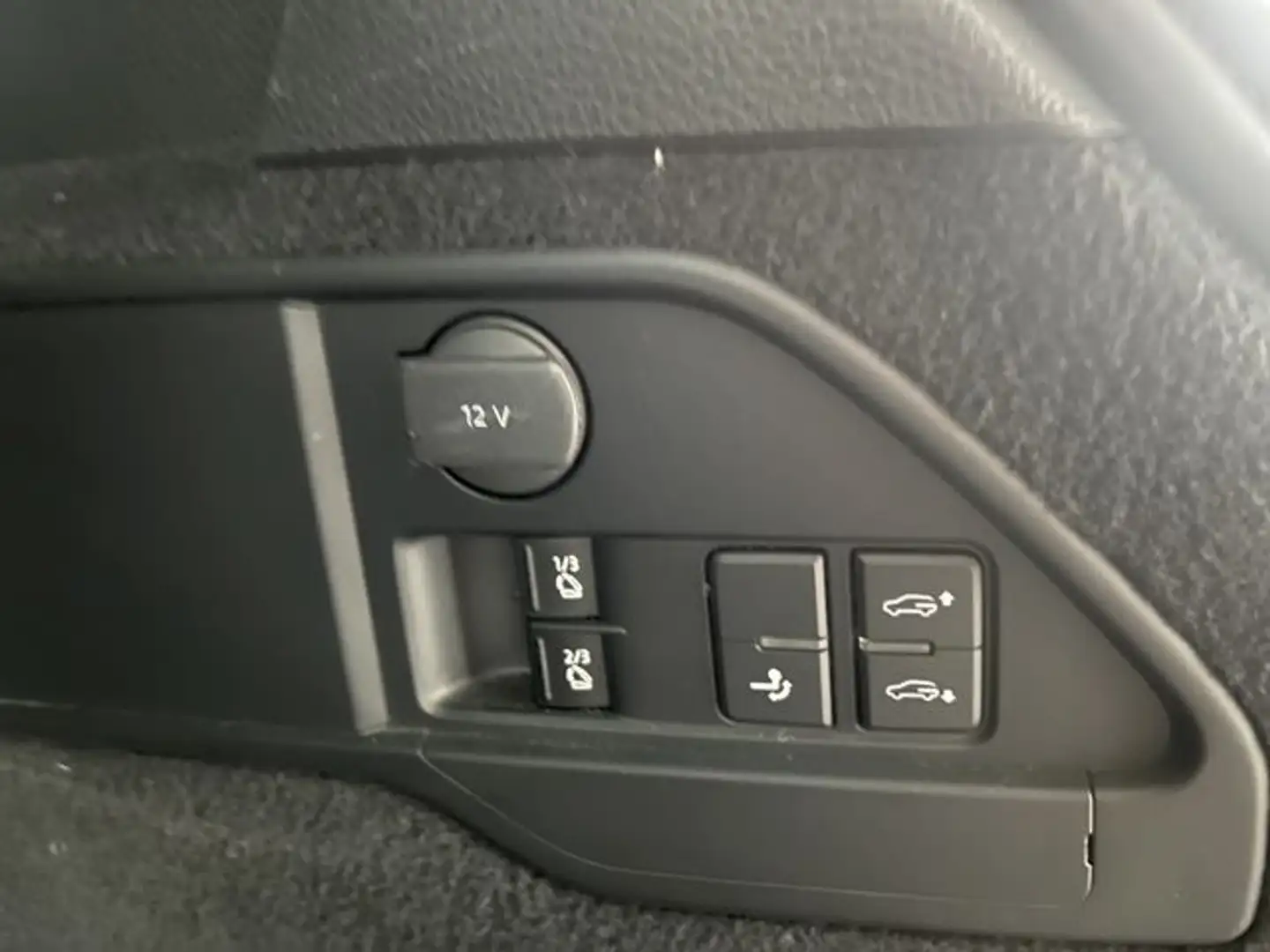 Vehicle image, number 18