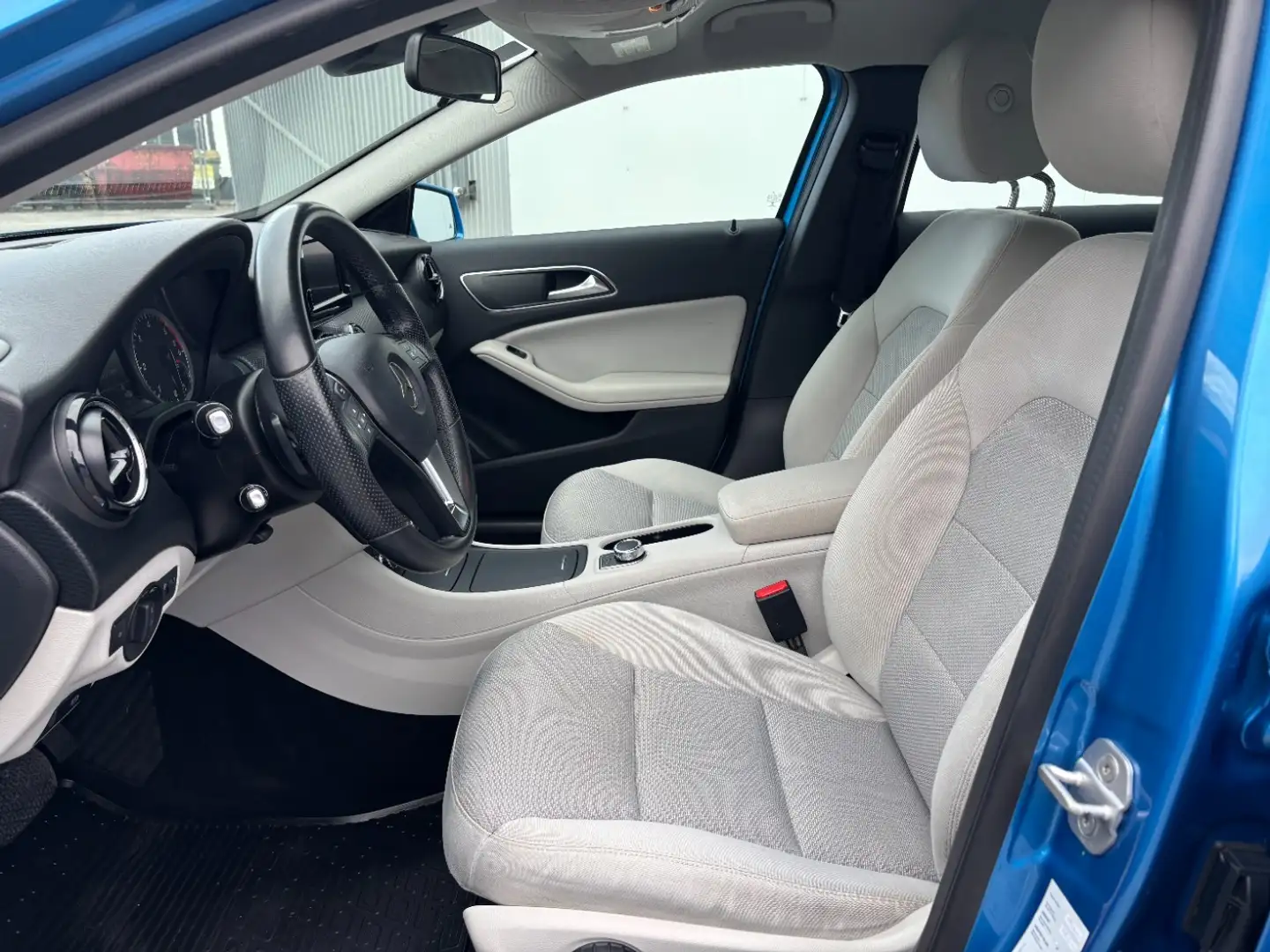 Vehicle image, number 8