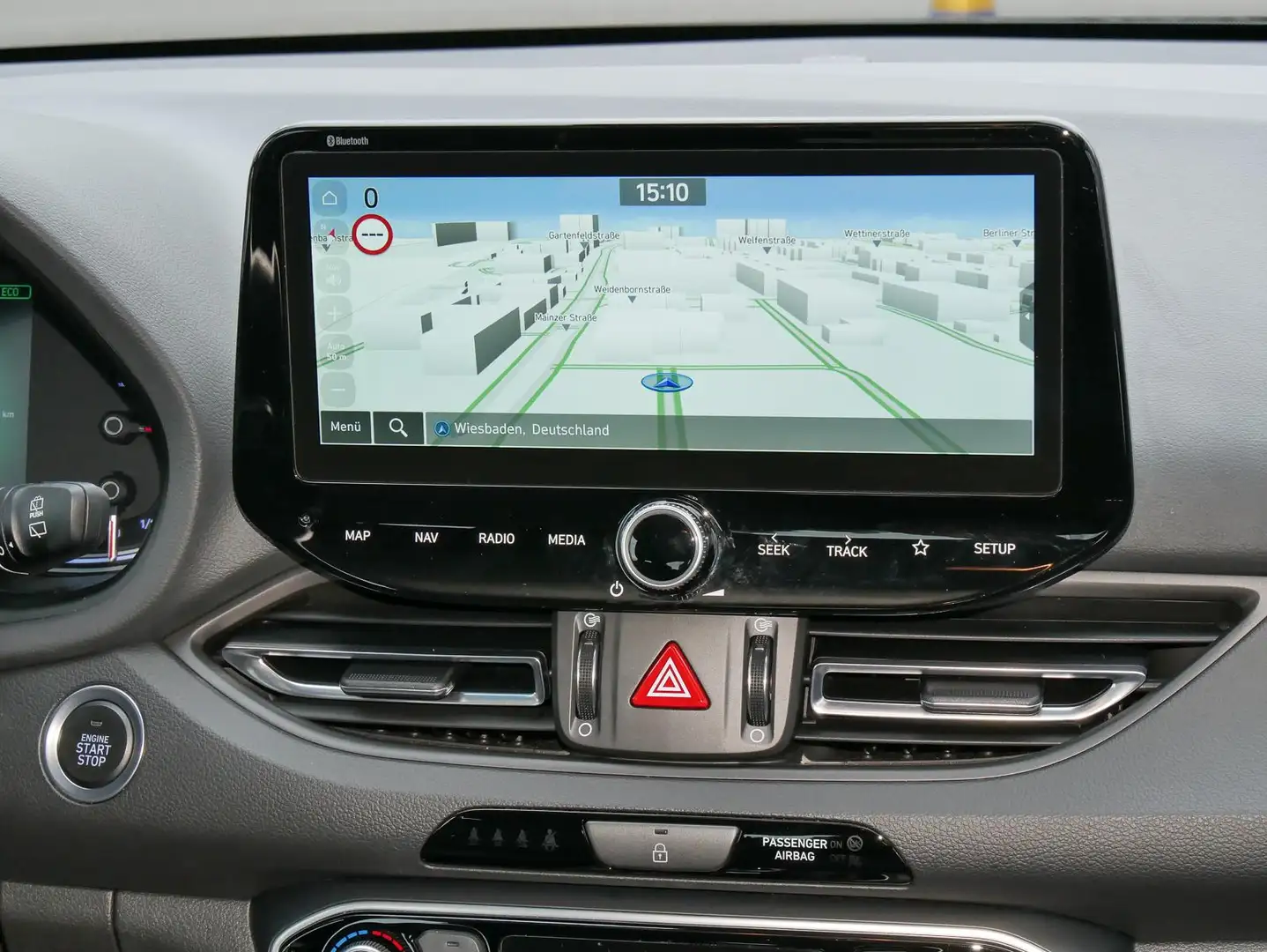 Vehicle image, number 6