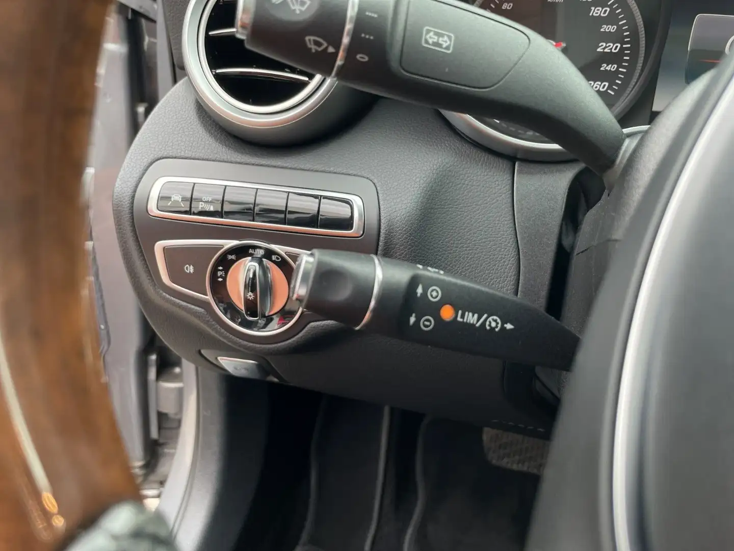 Vehicle image, number 18