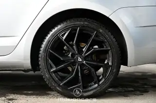 Vehicle image thumbnail, number 8