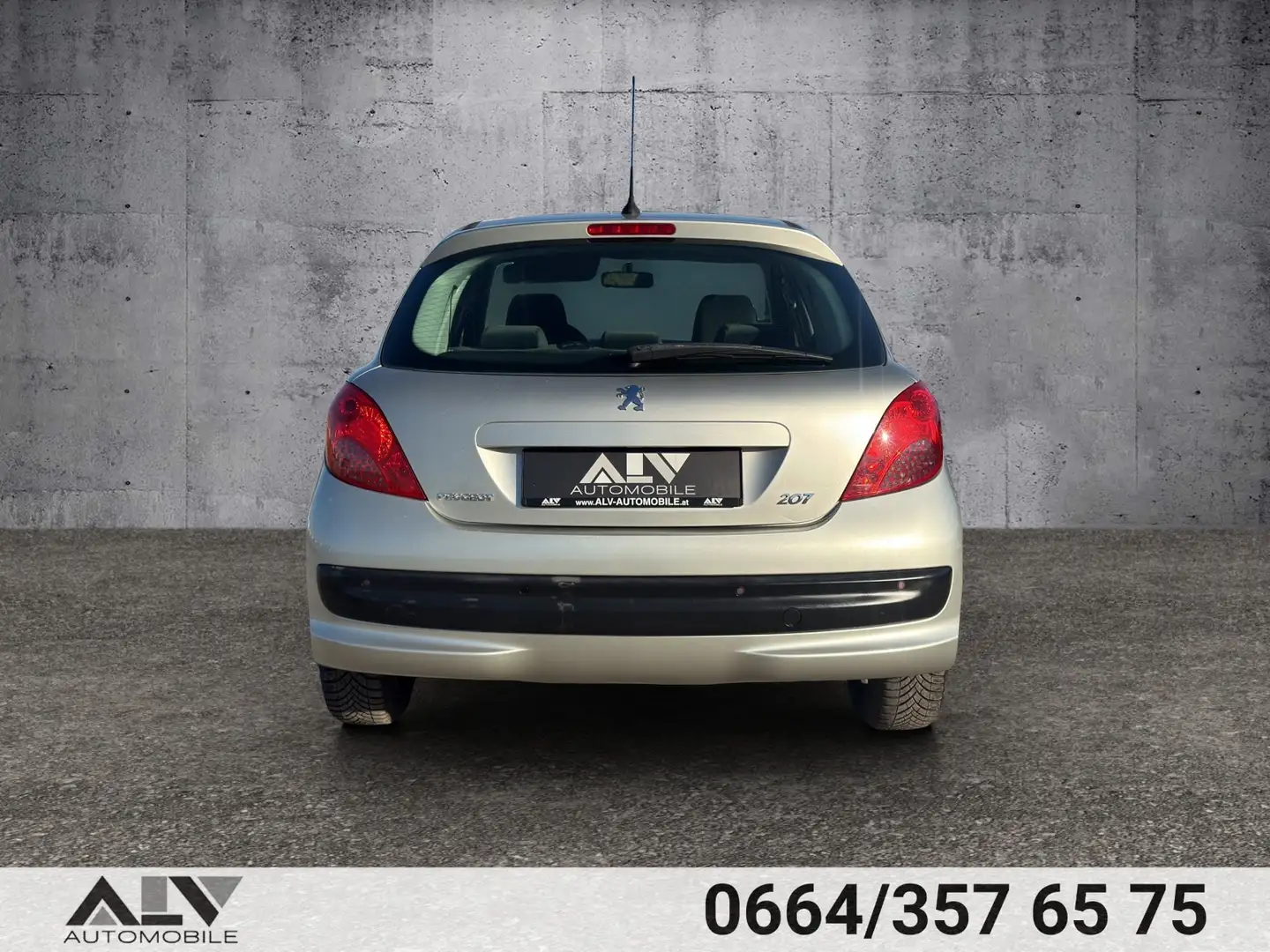Vehicle image, number 6