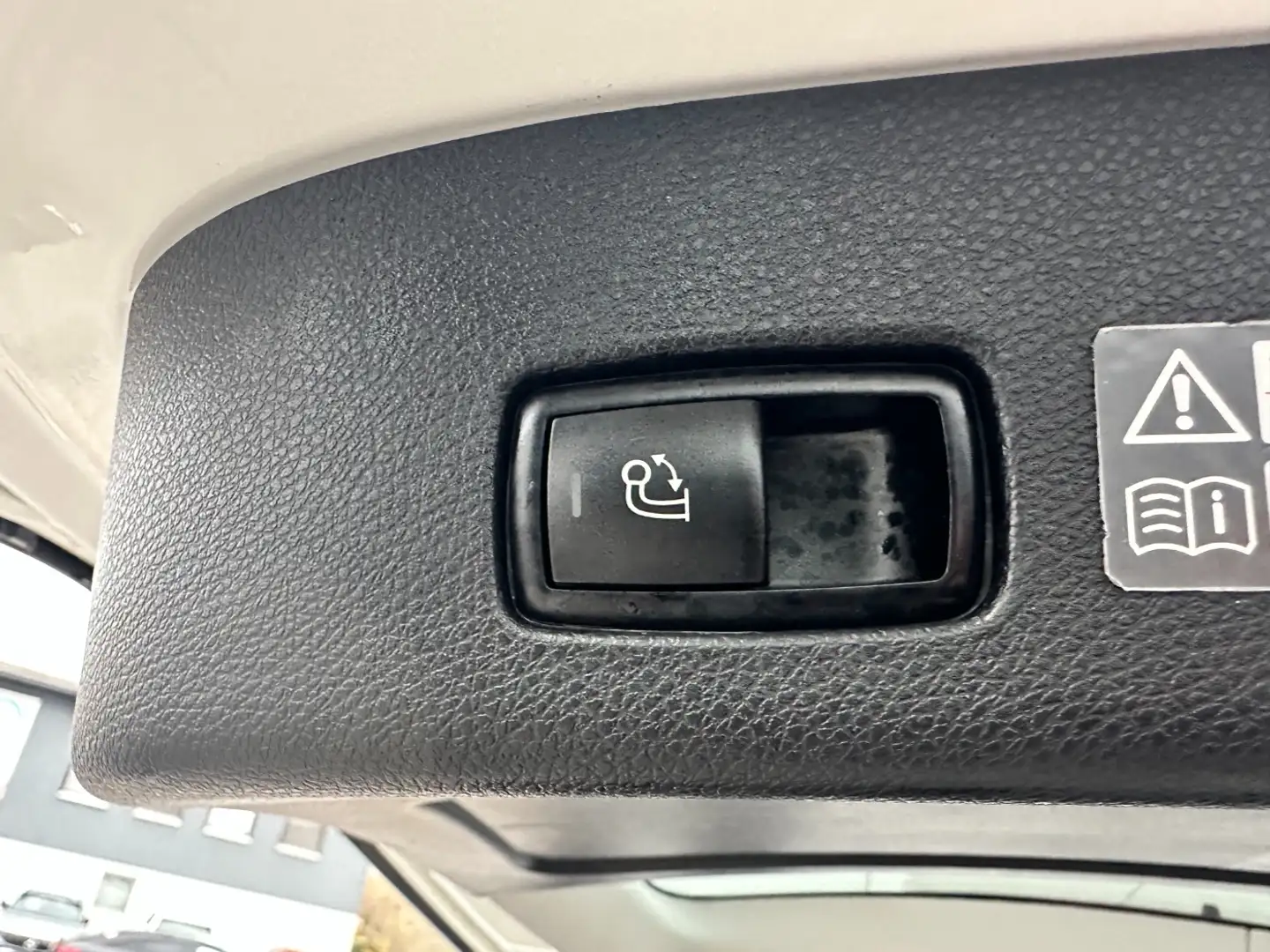 Vehicle image, number 10