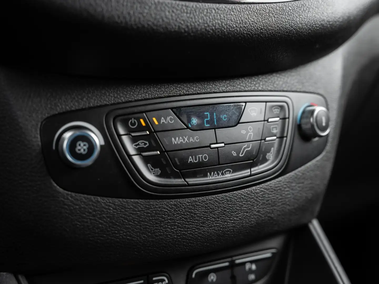 Vehicle image, number 12