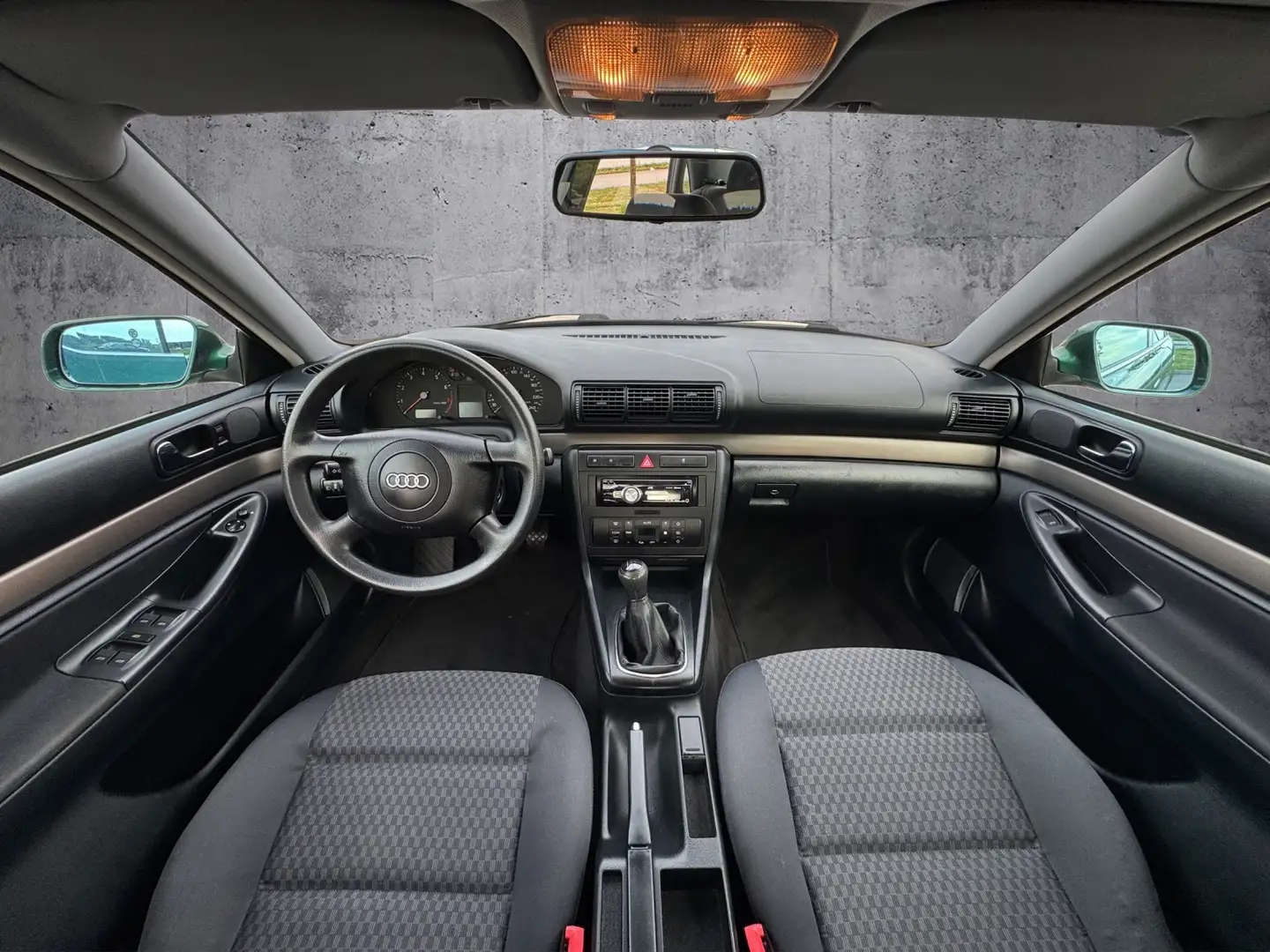 Vehicle image, number 9