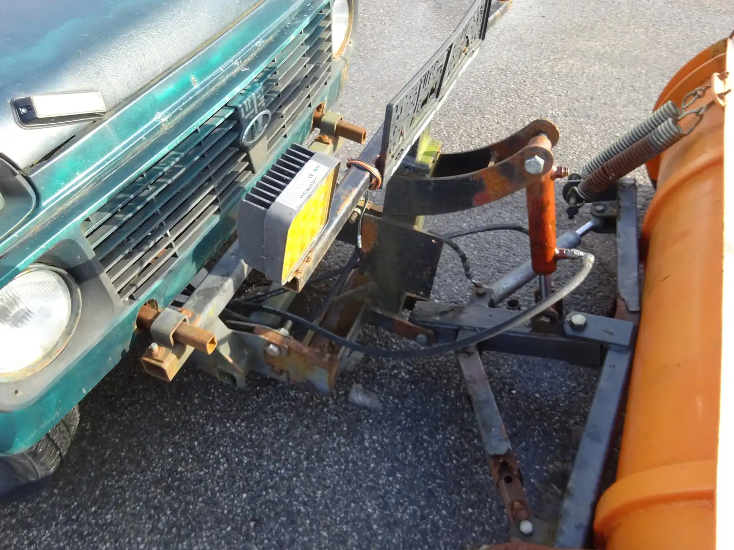 Vehicle image, number 12