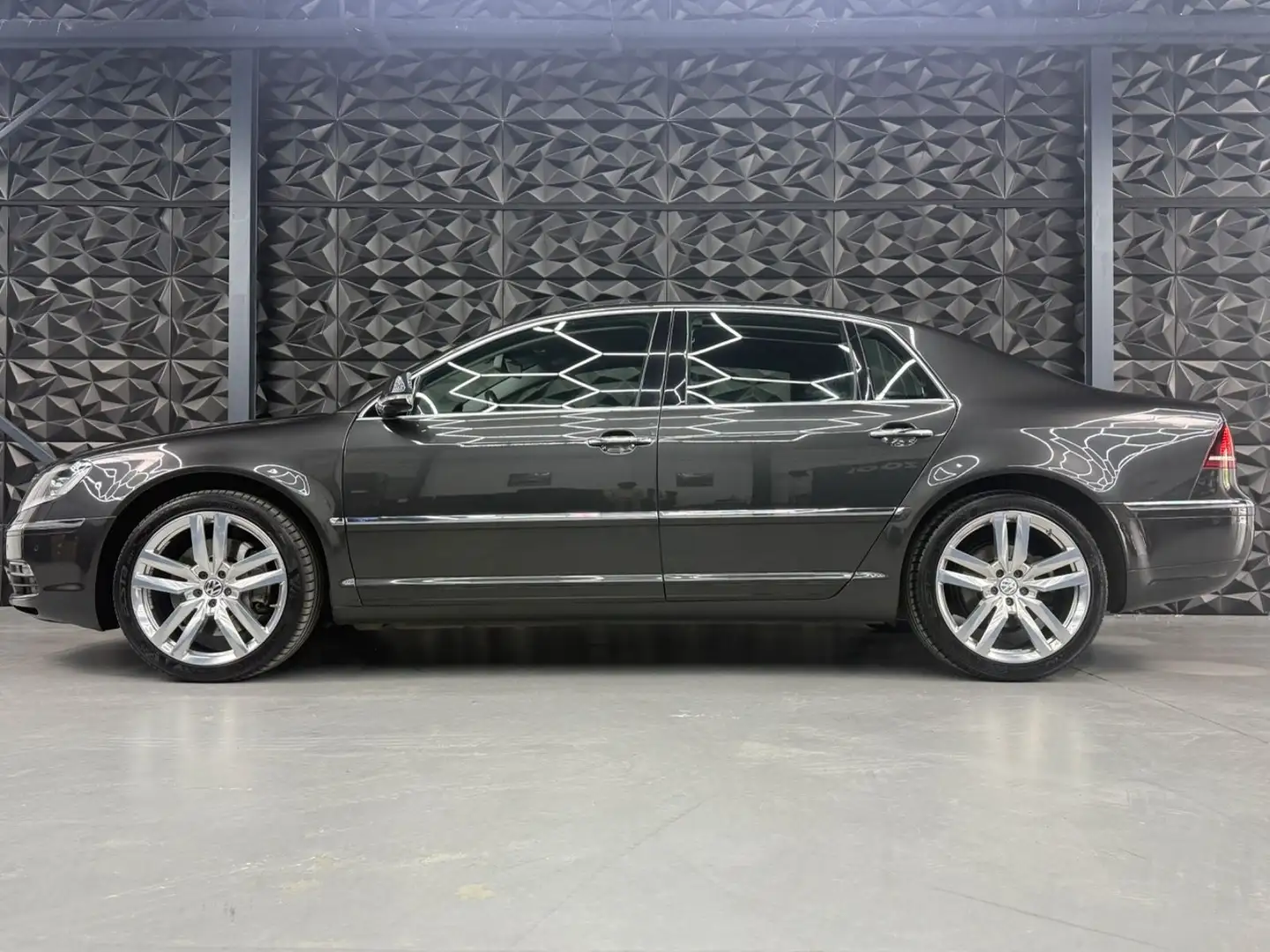 Vehicle image, number 5