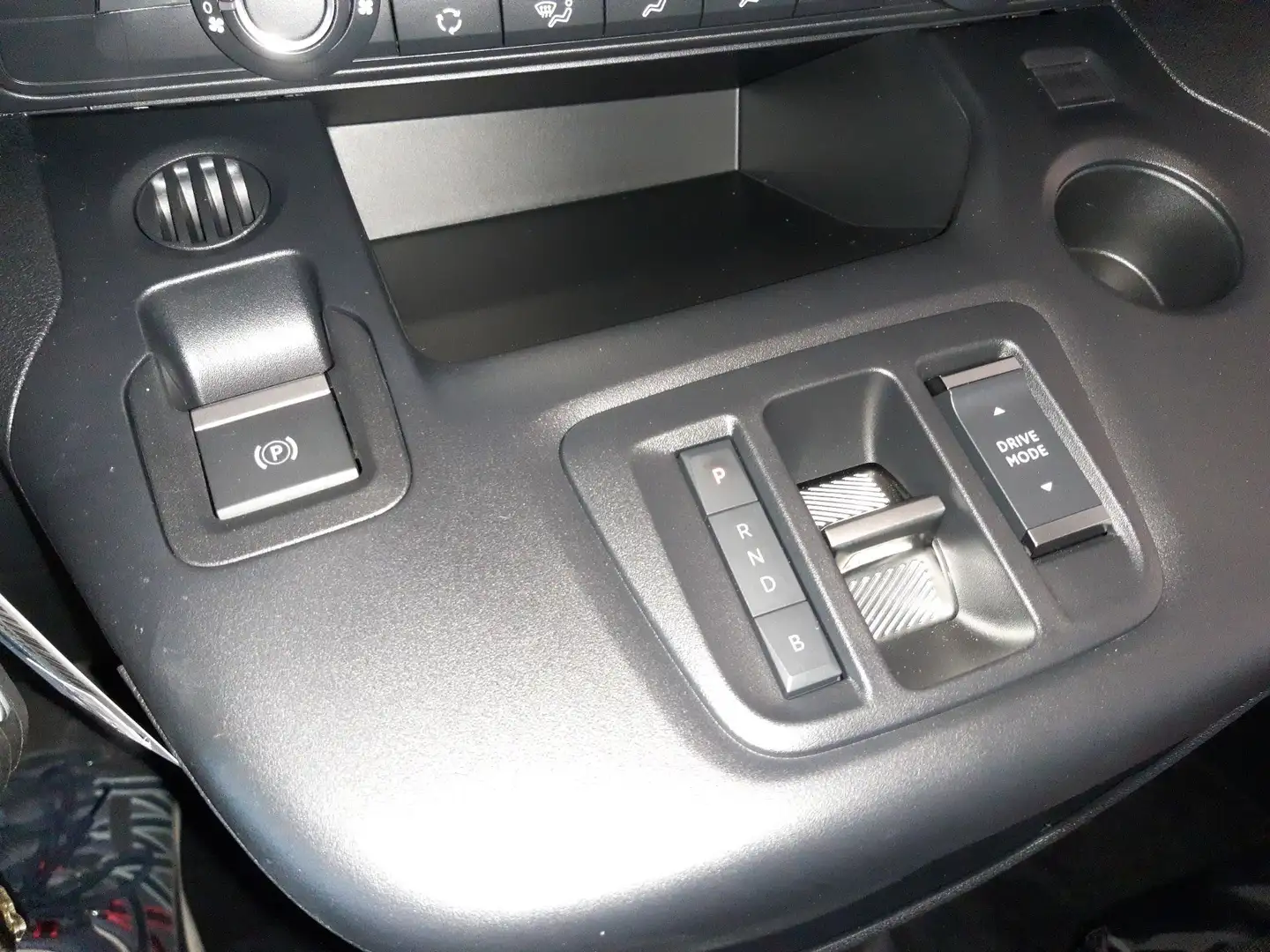 Vehicle image, number 12