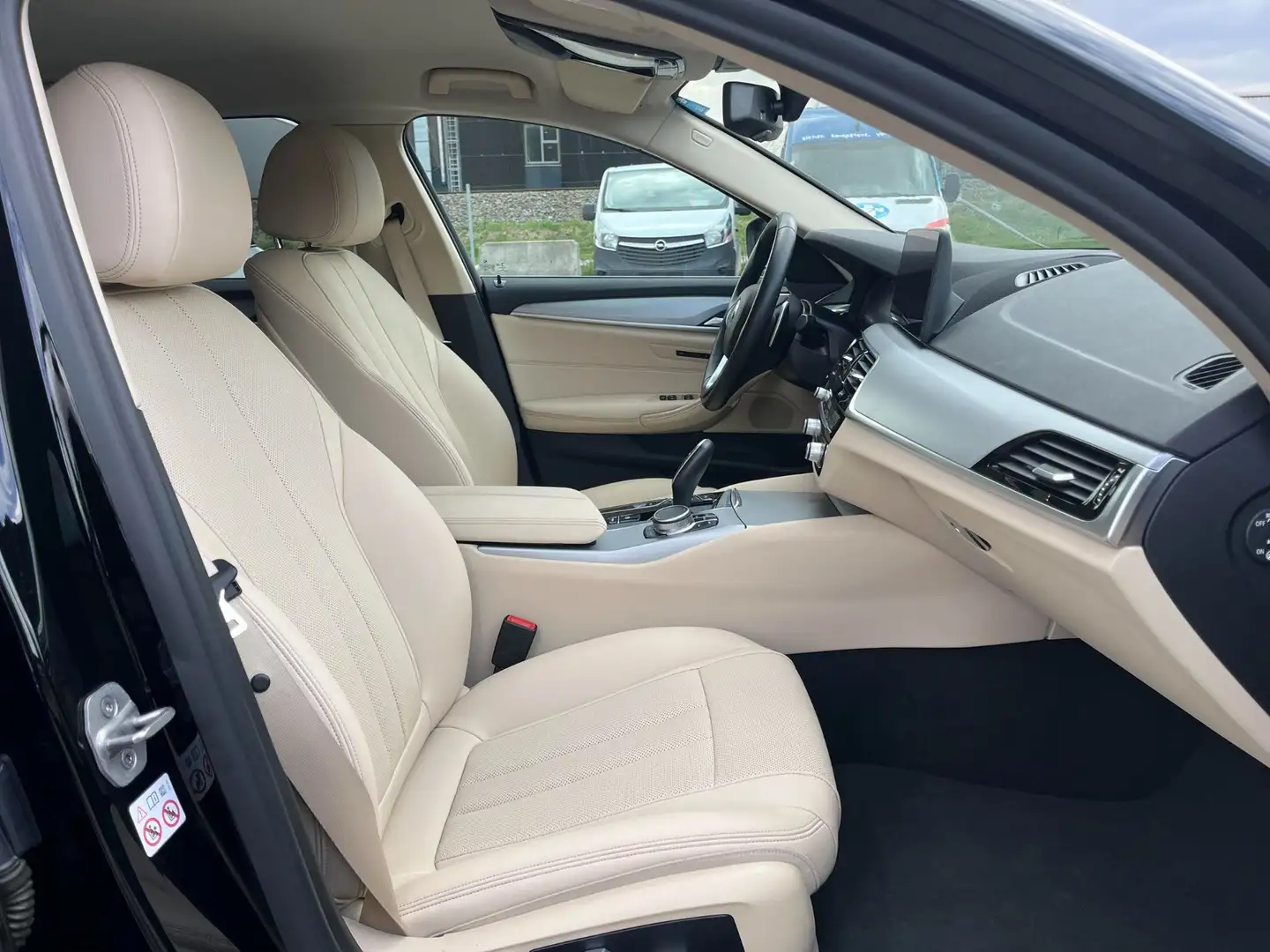 Vehicle image, number 4