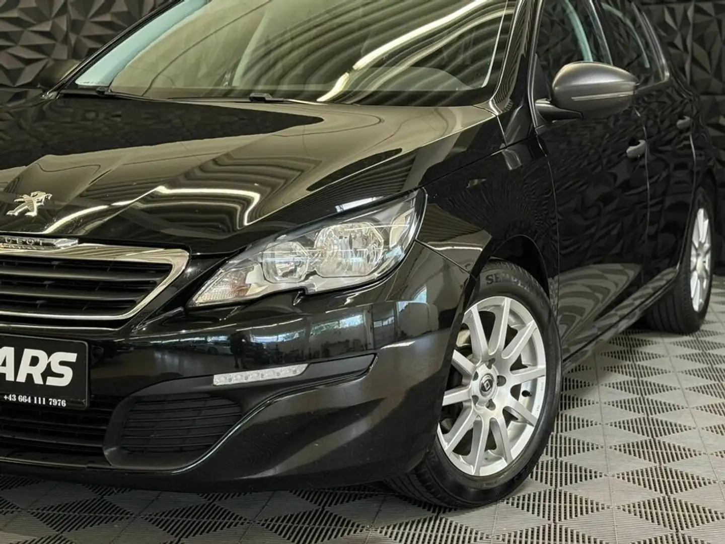 Vehicle image, number 3