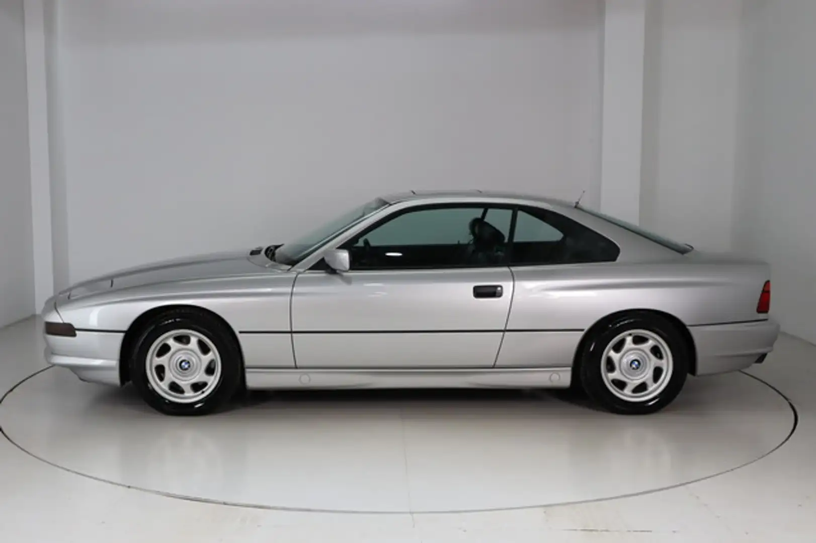 Vehicle image, number 10