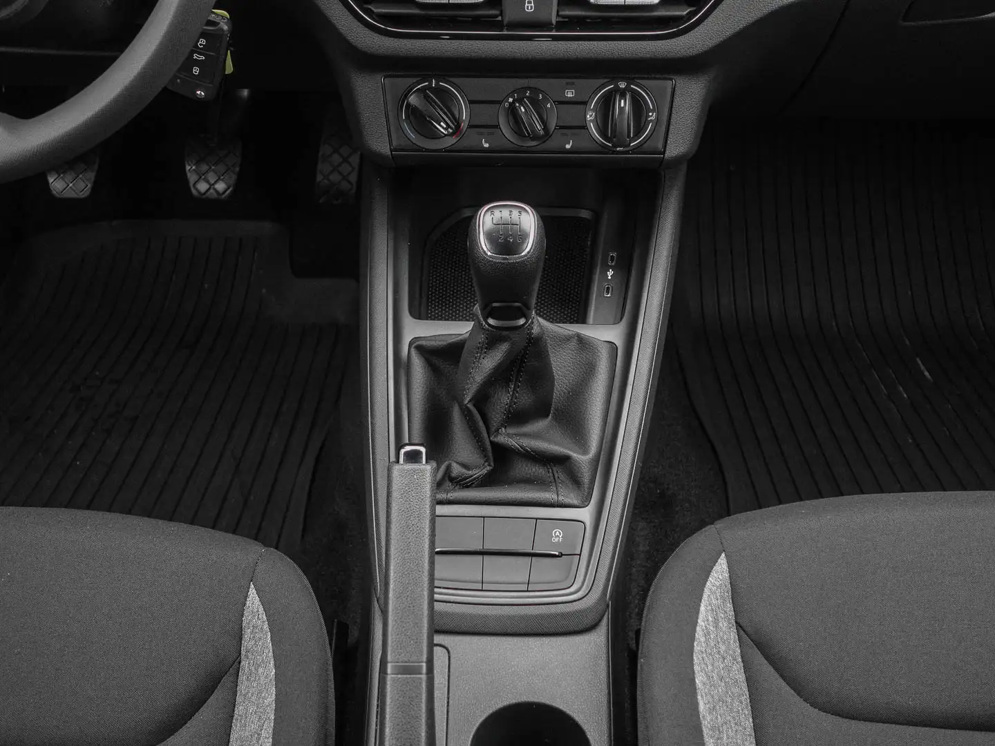 Vehicle image, number 12