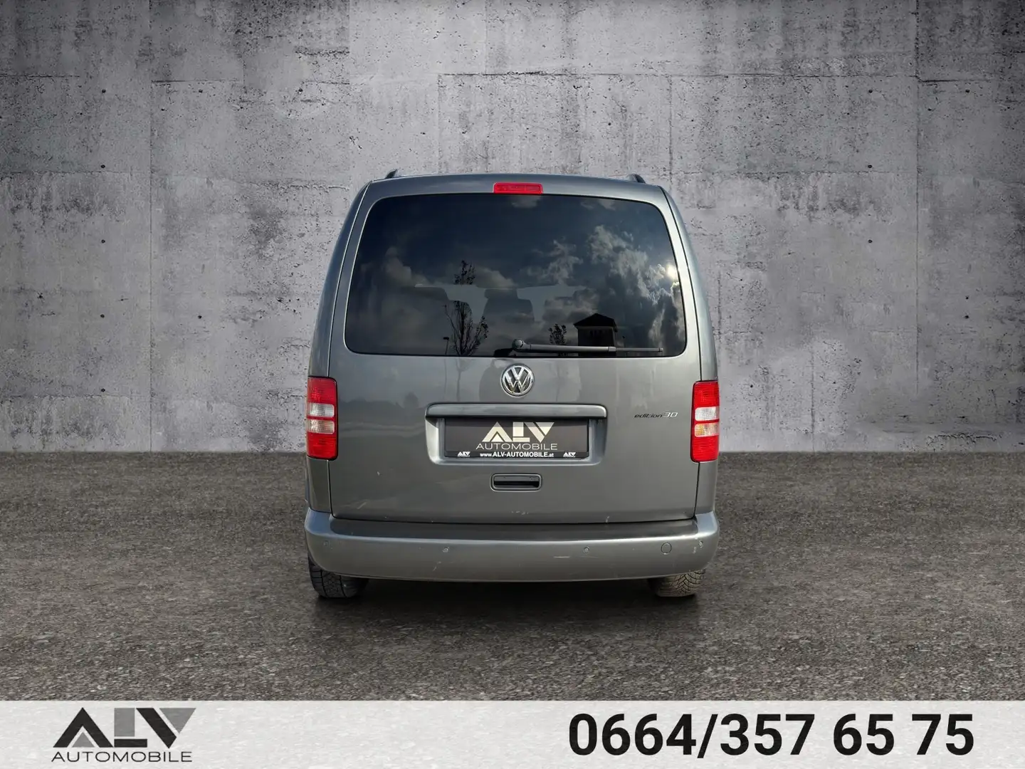 Vehicle image, number 6