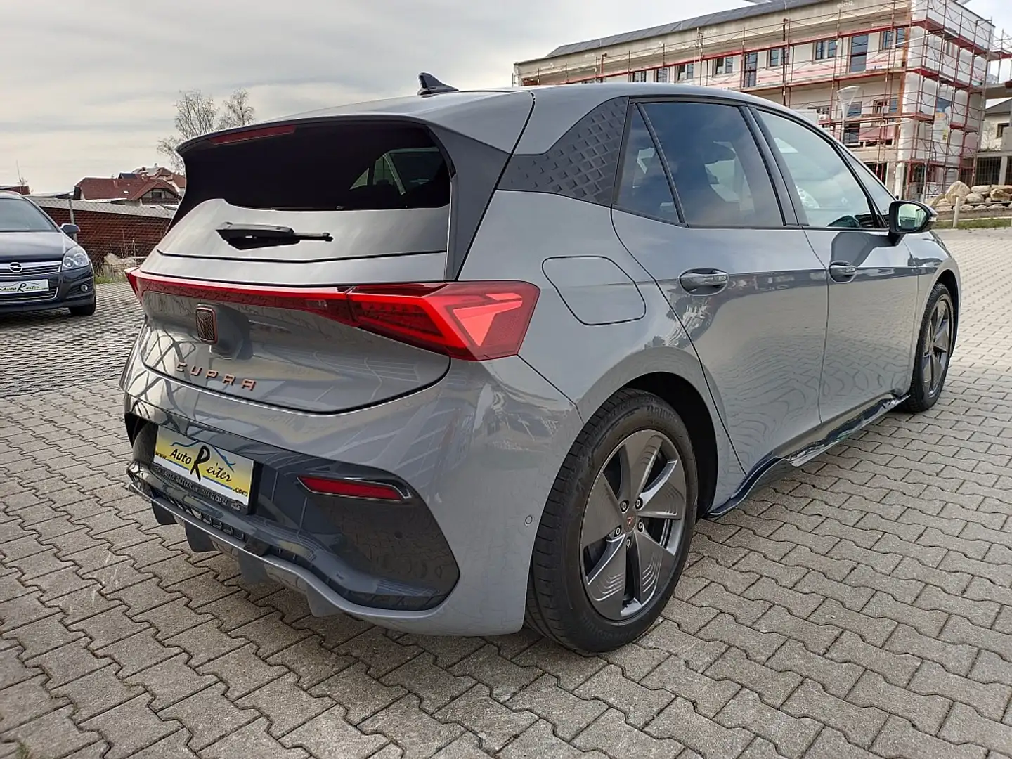Vehicle image, number 4