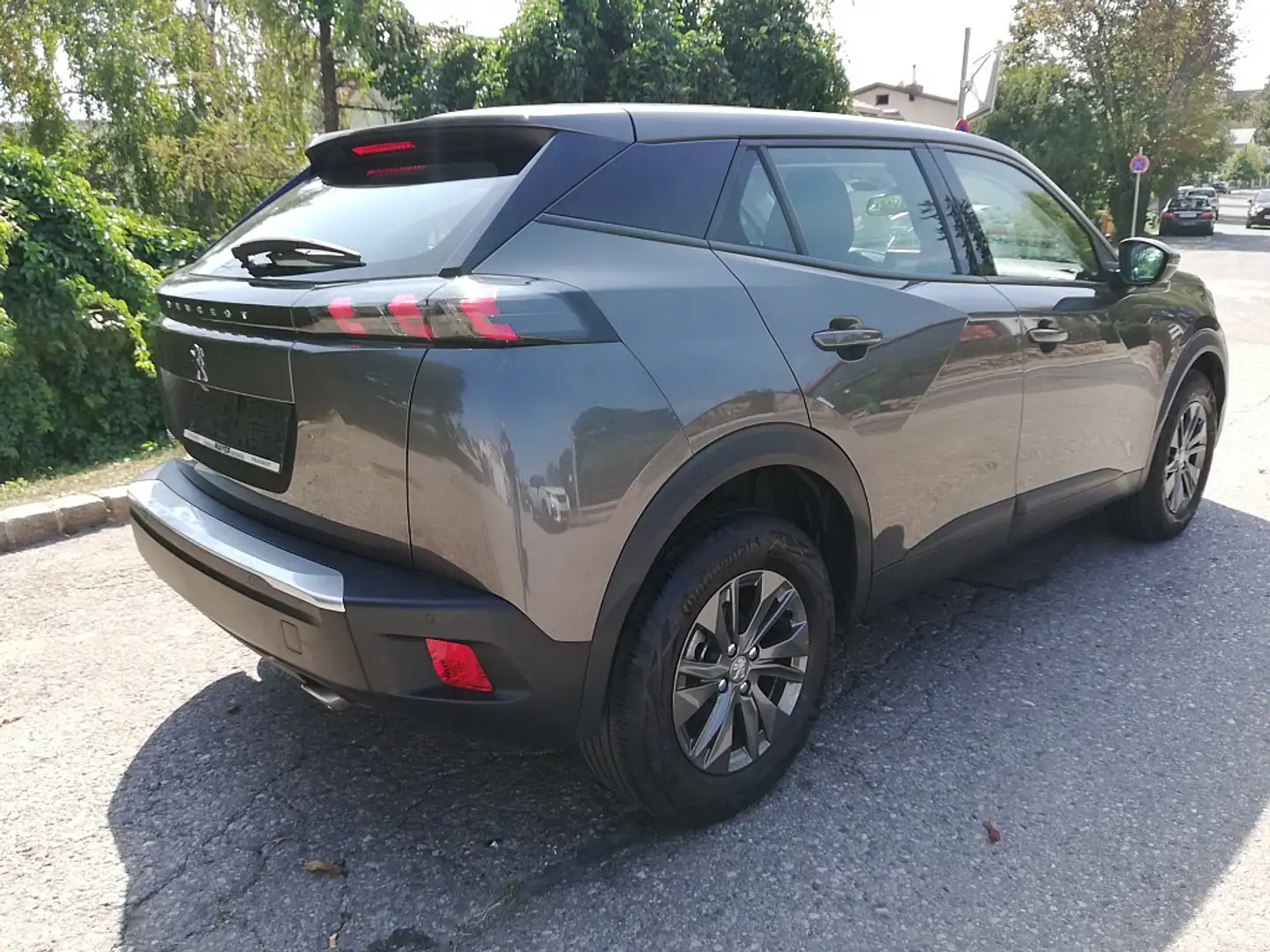 Vehicle image, number 4