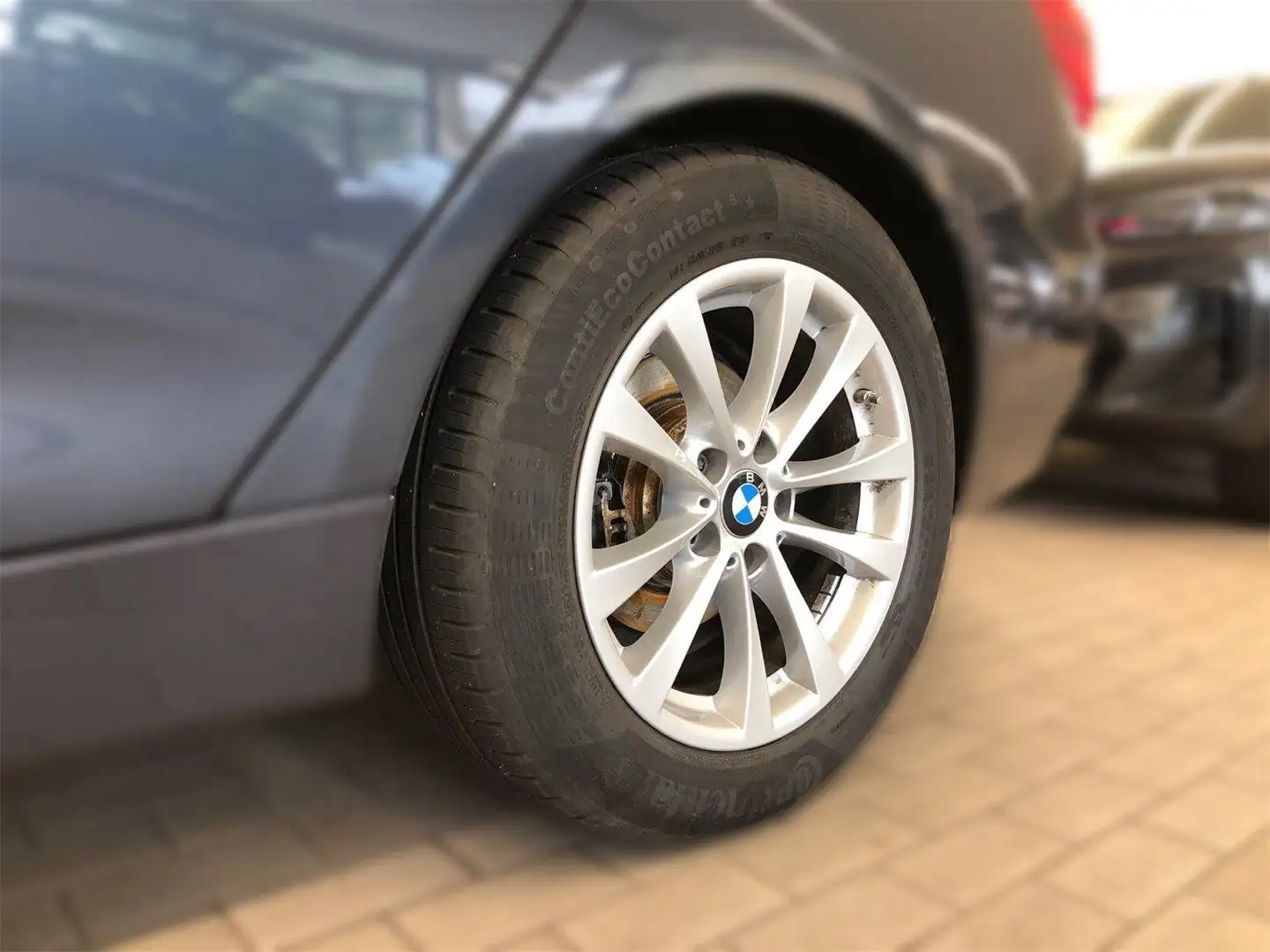 Vehicle image, number 3