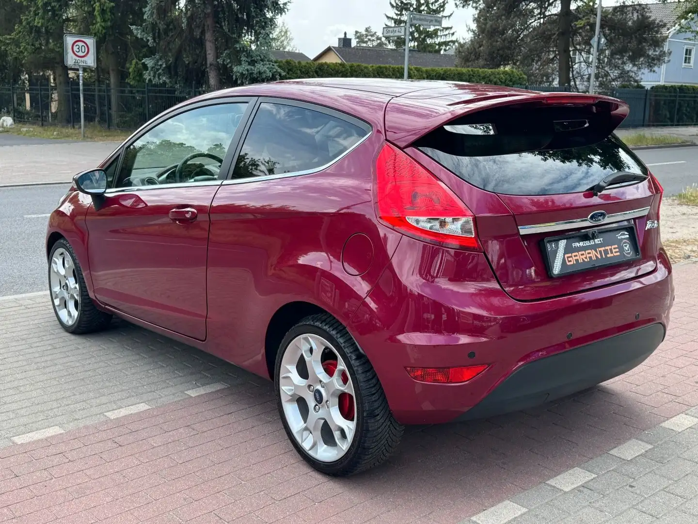 Vehicle image, number 6