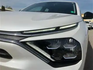 Vehicle image thumbnail, number 7