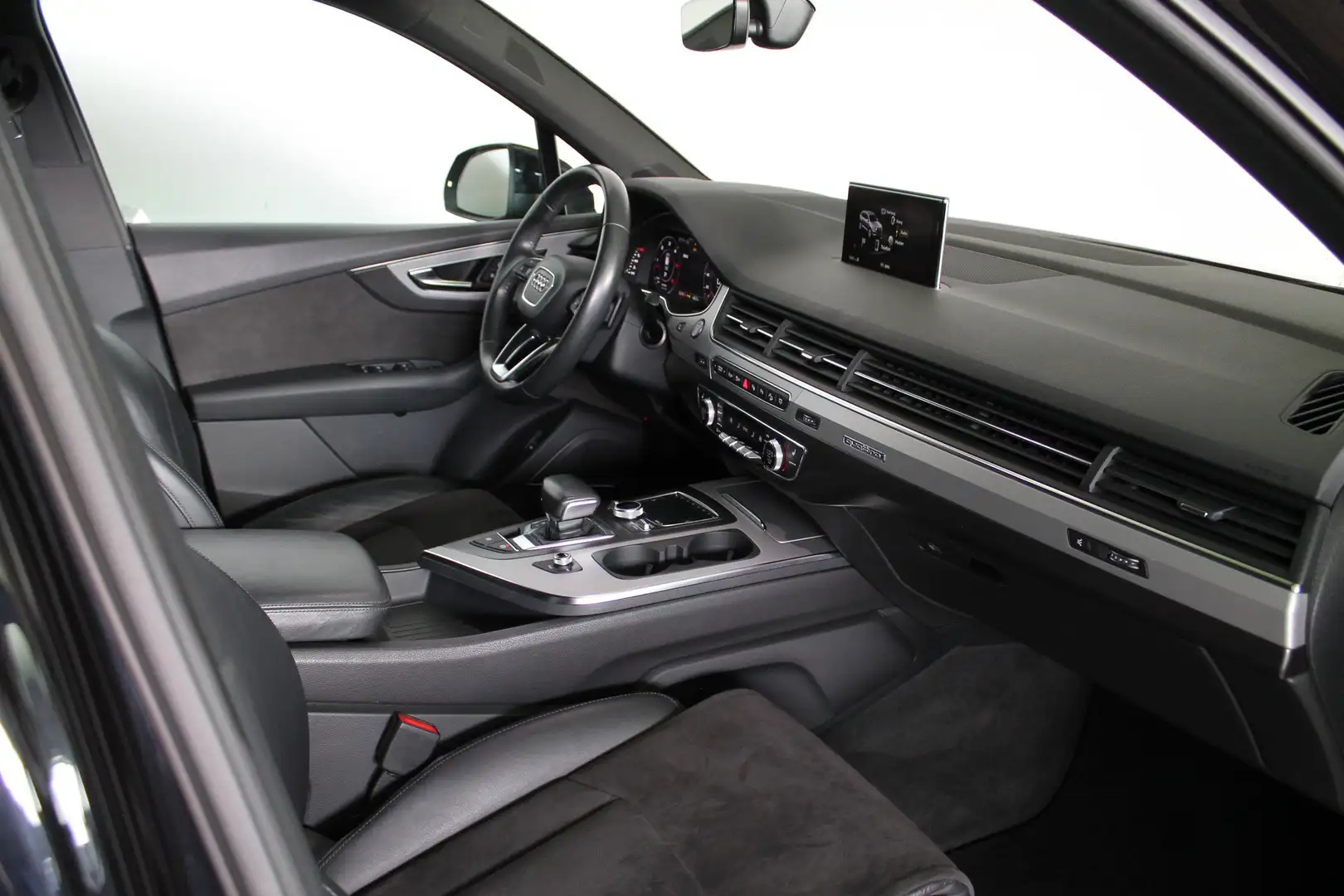 Vehicle image, number 9