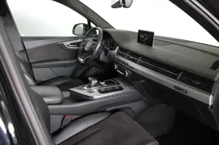 Vehicle image thumbnail, number 9