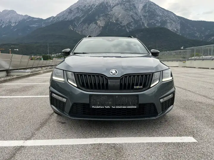 Additional image of the vehicle