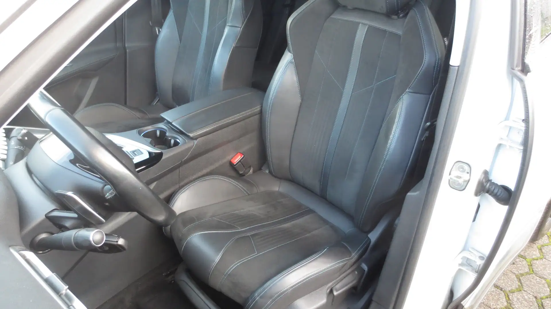 Vehicle image, number 7